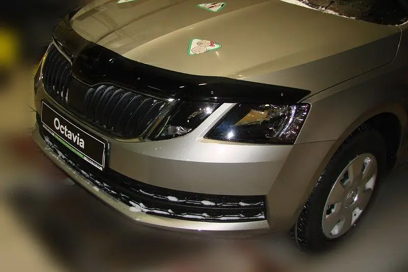 Дефлектор капоту мухобійка Skoda Octavia A7 2017- - фото 2
