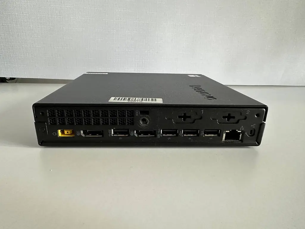 Комп'ютер Lenovo ThinkCentre M625q Tiny (AMD E2-9000e / 0GB DD4 / SSD 0GB) б/в - фото 4