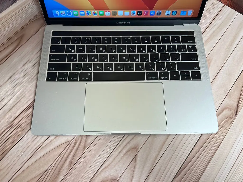 Б/в Ноутбук Apple MacBook Pro 13.3" 2017 A1706 i7-7567U/16/256 (C02TW0LXHV2T) - фото 2