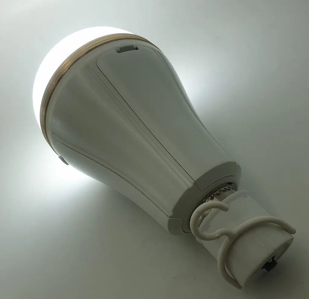Світлодіодна LED-лампа акумуляторна 3600 mAh (знімні 3 × 18650) автономна аварійна 15 W лампочка з кнопкою вимикачем цоколь E27 - фото 3