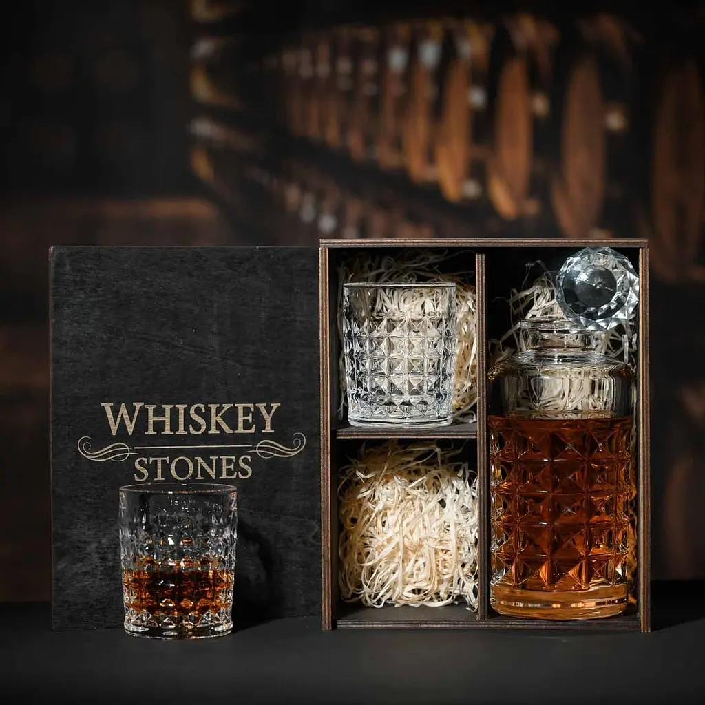 Подарунковий набір віскі Whiskey Stones №12 у дерев'яному пеналі - графин + склянки Bohemia Diamond - фото 3