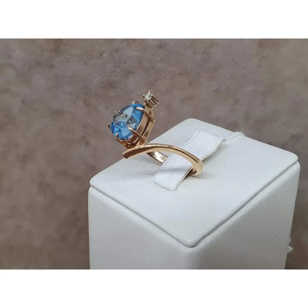 Золоте кільце Гаразд з діамантами і топазом. 3022221 18,5 - фото 3