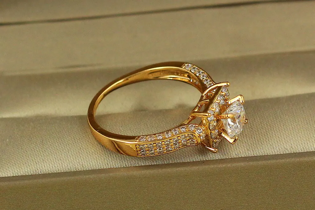Кільце Xuping Jewelry Скреп р 20 золотисте - фото 2