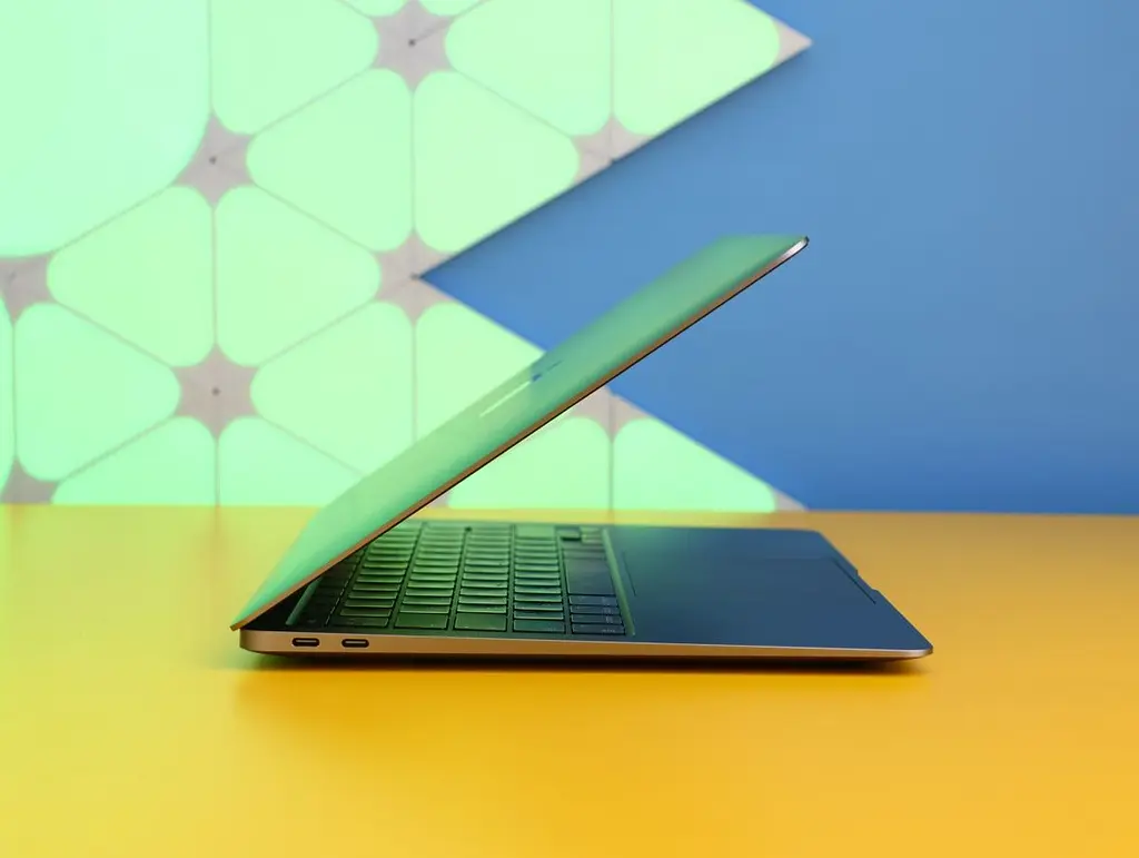 Ноутбук Apple MacBook Air 13 8/256GB Space Gray 2020 (MGN63) Б/В [160175] - фото 3