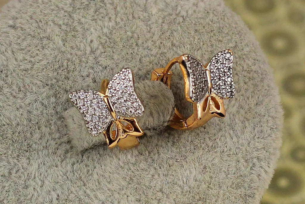 Сережки Xuping Jewelry бантики з родієм 1.1 см золотисті - фото 2