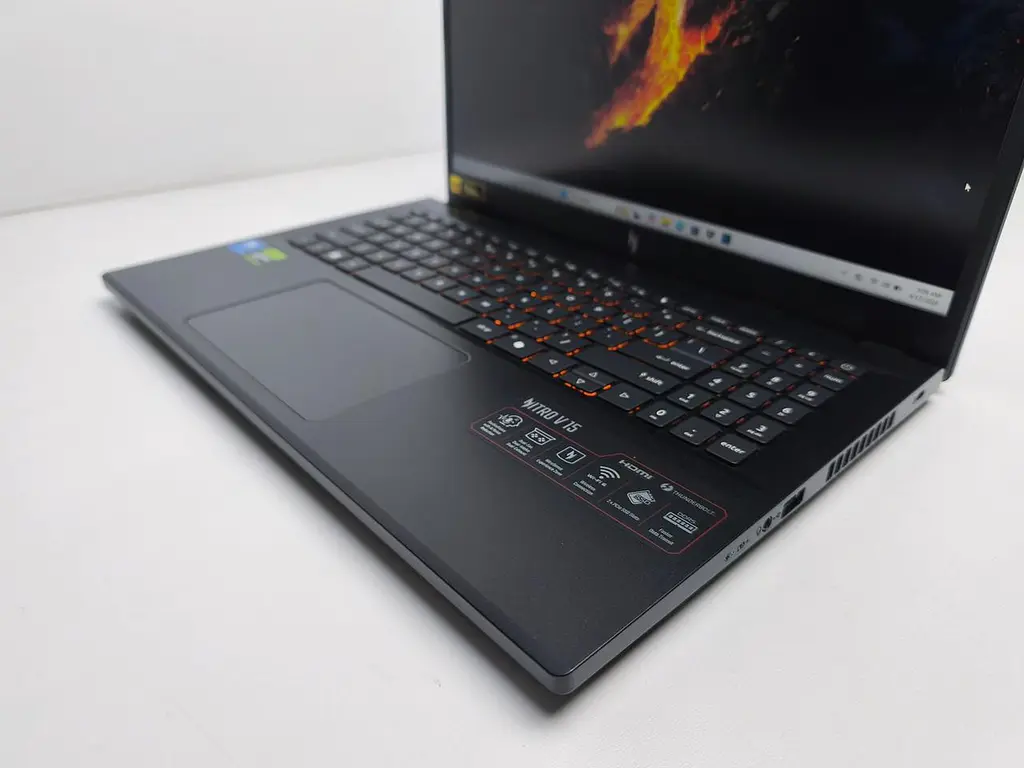 Ноутбук Acer Nitro V15 ANV15-52-58P7 (15.6 FHD 165 Hz, Intel Core 5 210H, 16 GB, 512 SSD, RTX 4050 6 GB, DOS) (NH.U0NAA.008) - фото 6