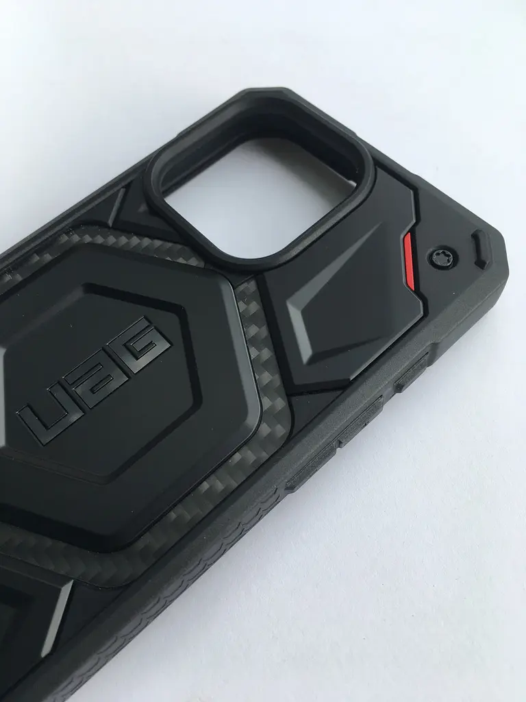 Оригінальний протиударний чохол UAG Monarch для iPhone 16 Pro Max (6.9") Carbon Fiber Red 1144911F4242 - фото 6