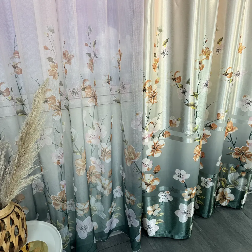 Атласні штори з квітами бірюзового кольору 150х270 з тюлистом батистовим 400х270 на тасьме ALBO pbe0052642 - фото 5