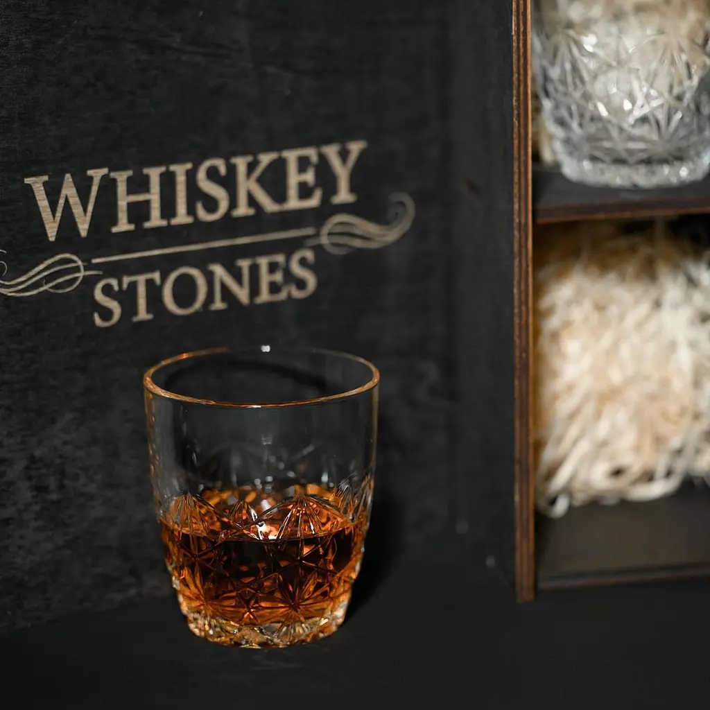 Подарунковий набір віскі Whiskey Stones №12 у дерев'яному пеналі - графин + склянки Dedalo - фото 7