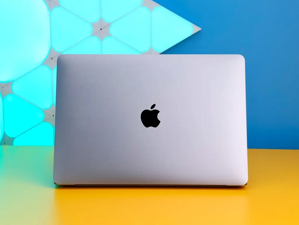 Ноутбук Apple MacBook Air 13 8/256GB Space Gray 2020 (MGN63) Б/В [160175] - фото 5