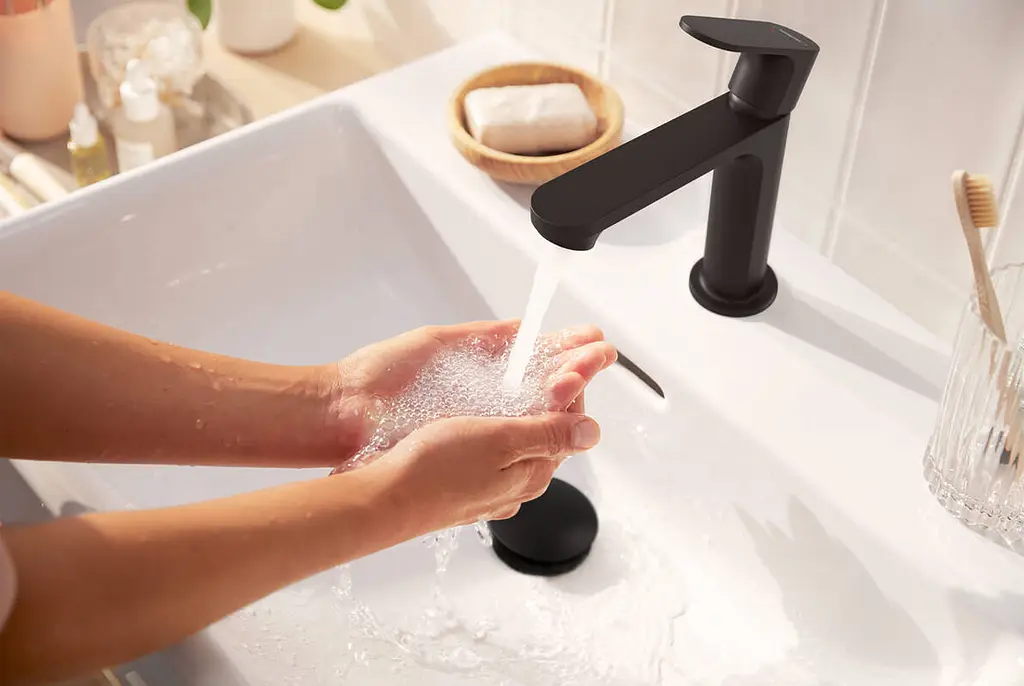 Змішувач для умивальника Hansgrohe Rebris S CoolStart EcoSmart+ з донним клапаном matt black 72588670 - фото 2