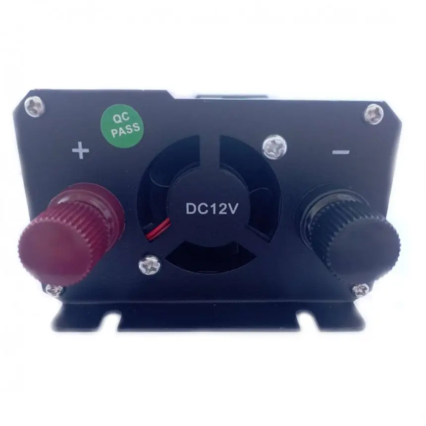 Автомобильный инвертор Solar Power Inverter 011 модифицированная синусоида Red 2 розетки 4 USB экран прикуриватель с 12V на 220V 1500W (11034) - фото 2