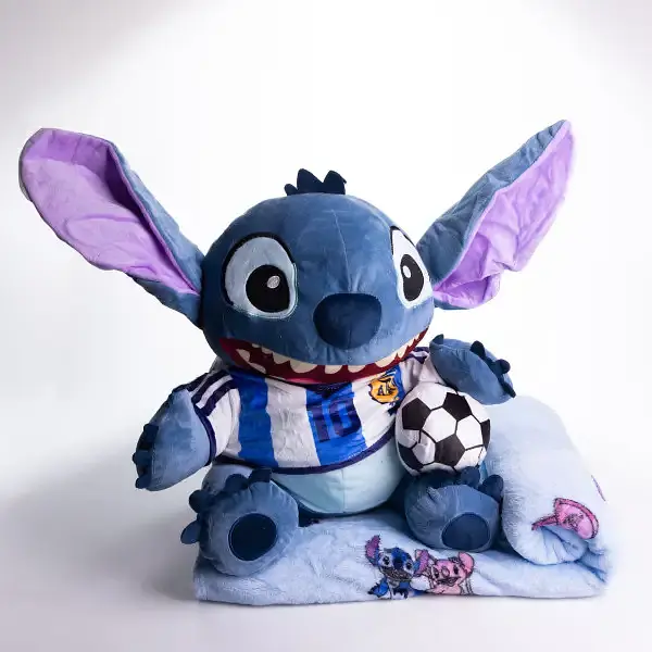 Игрушка-подушка Стич с мячом и пледом 110х140 см коралловый детский плюшевый плед игрушка подушка детская ТМ COLORFUL HOME 509-30 - фото 4