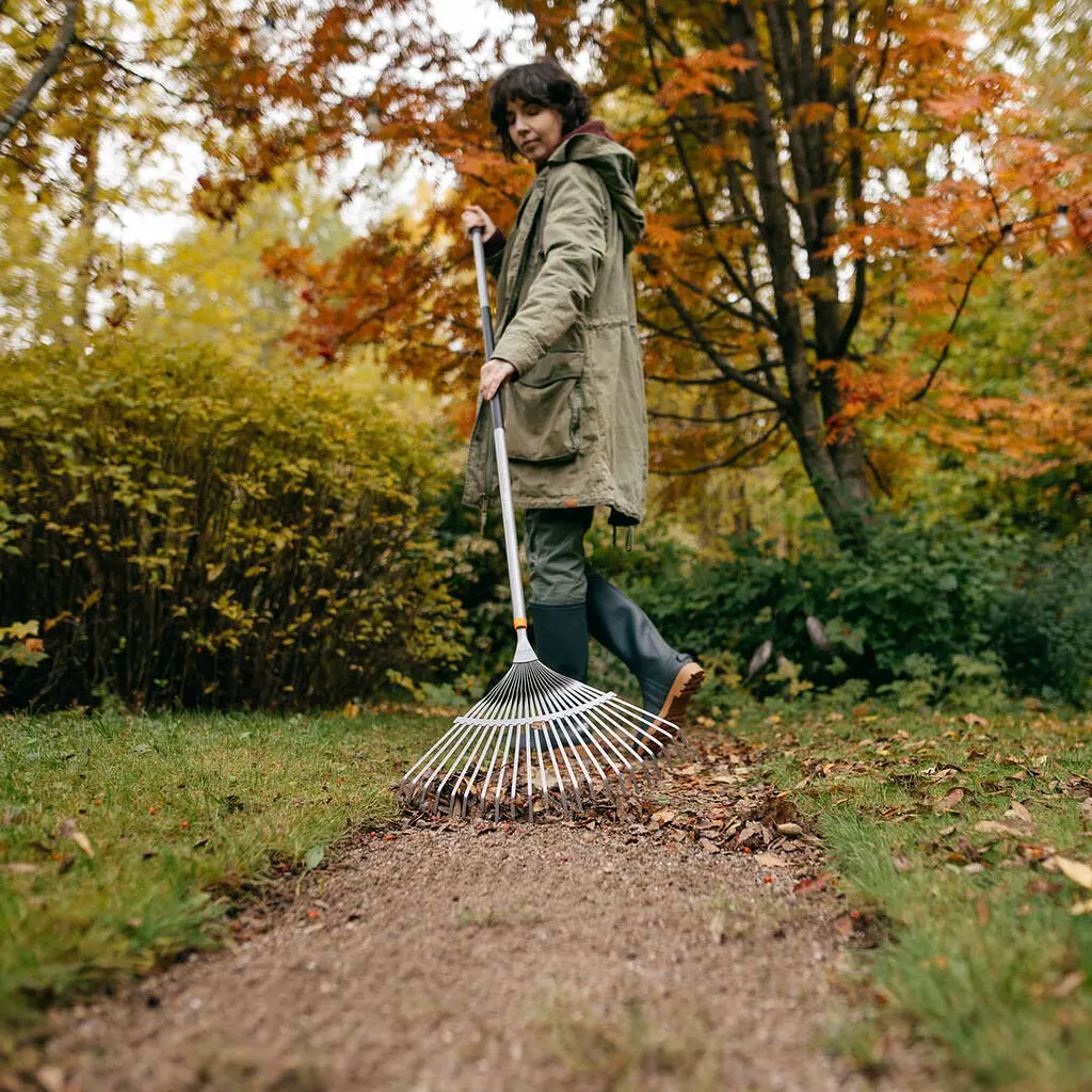Граблі віялові металеві Fiskars Ergonomic (1076977) - фото 4