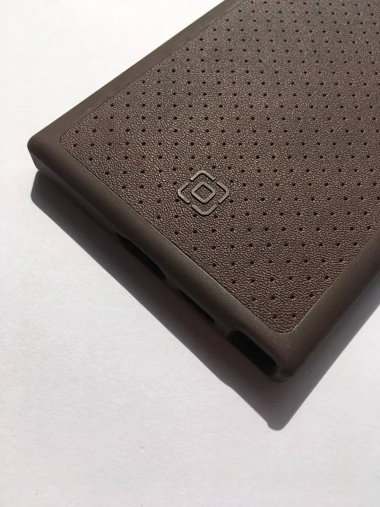 Протиударний оригінальний шкіряний чохол для Samsung Galaxy S24 Ultra Incipio Protective Leather Case Brown - фото 8