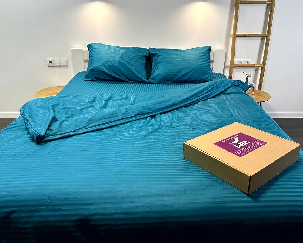 Постільна білизна LARA сатин-страйп LUX turquoise d13227е180 з простирадлом на резинці 180х200х25 євро - фото 4