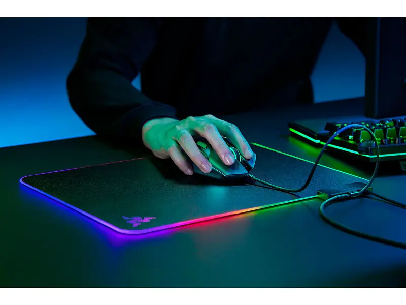 Килимок для миші Razer Firefly V2 (RZ02-03020100-R3M1) - фото 5