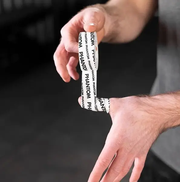 Кінезіологічний тейп Phantom Sport Tape White (2,5 см x13,7 м) (PHACC2075-W) - фото 3