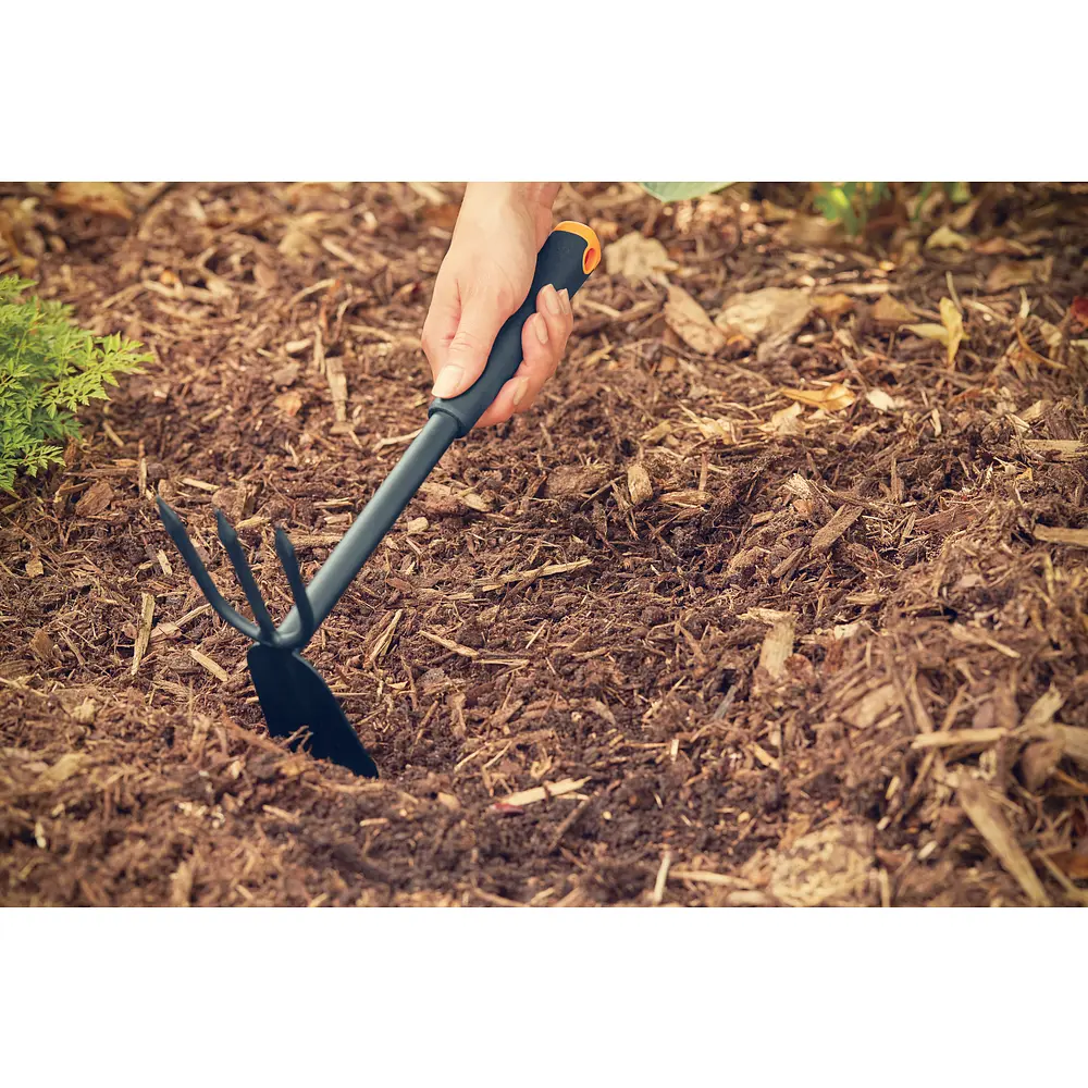 Сапка ручна Fiskars Ergo 7,5 см, три зуба (1027030) - фото 3