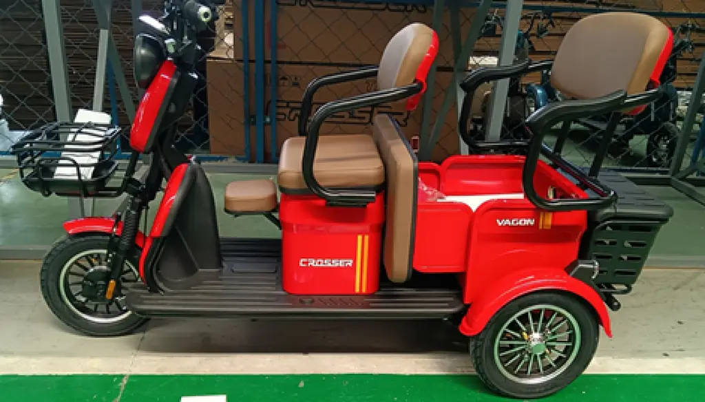Электроскутер Трехколесный 4-местный Crosser TR-4 VAGON (1000W, 72V,24Ah) Красный - фото 2