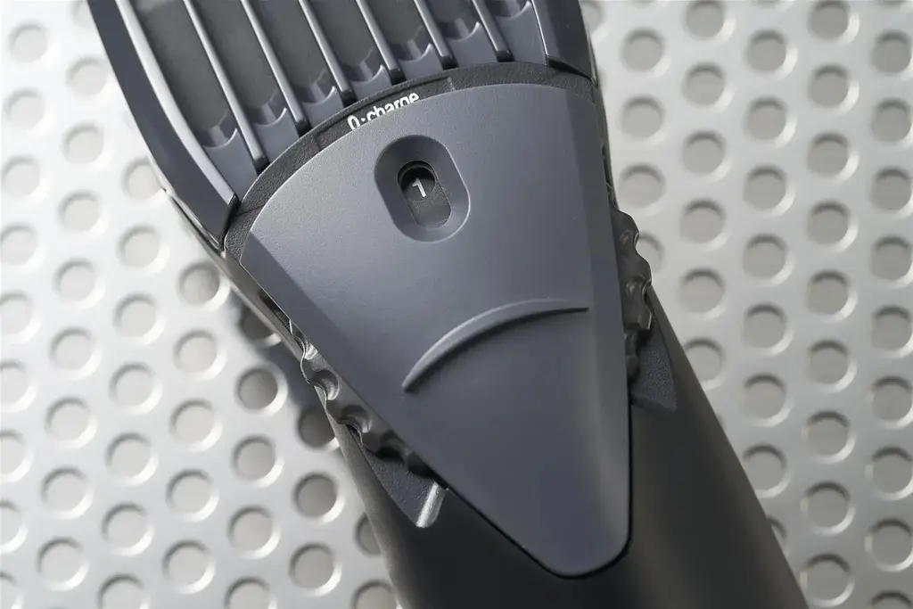 Машинка для стрижки Panasonic ER-GB36-K520 - фото 4