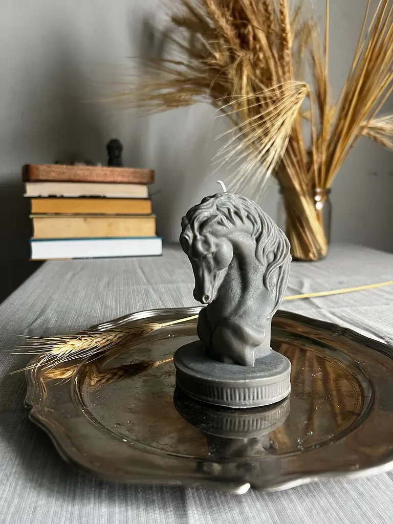 Свічка Кінь сірого кольору Hand Made - фото 2