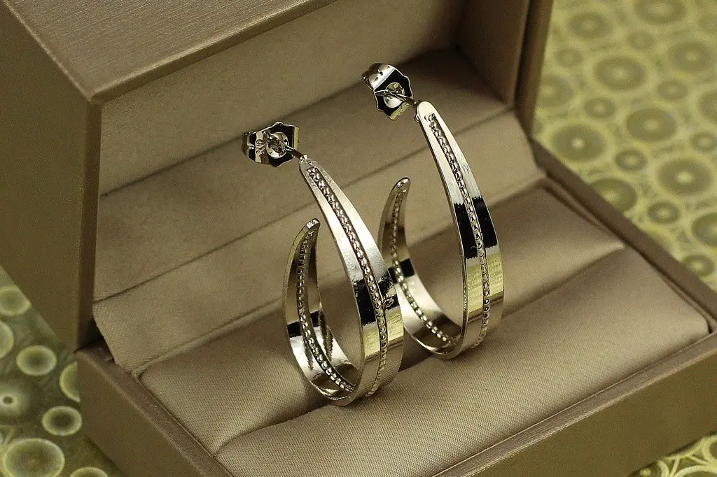 Сережки кільця Xuping Jewelry Пробір 3,5 см сріблясті - фото 2