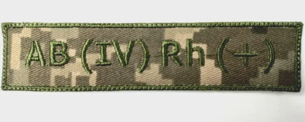 Шеврон AB IV Rh+ ВСУ на липучке пиксельный полиэстер цвет хаки - фото 2