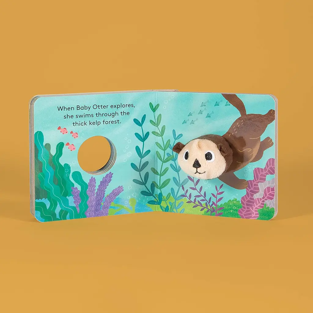 Baby Otter: Finger Puppet Book - фото 6