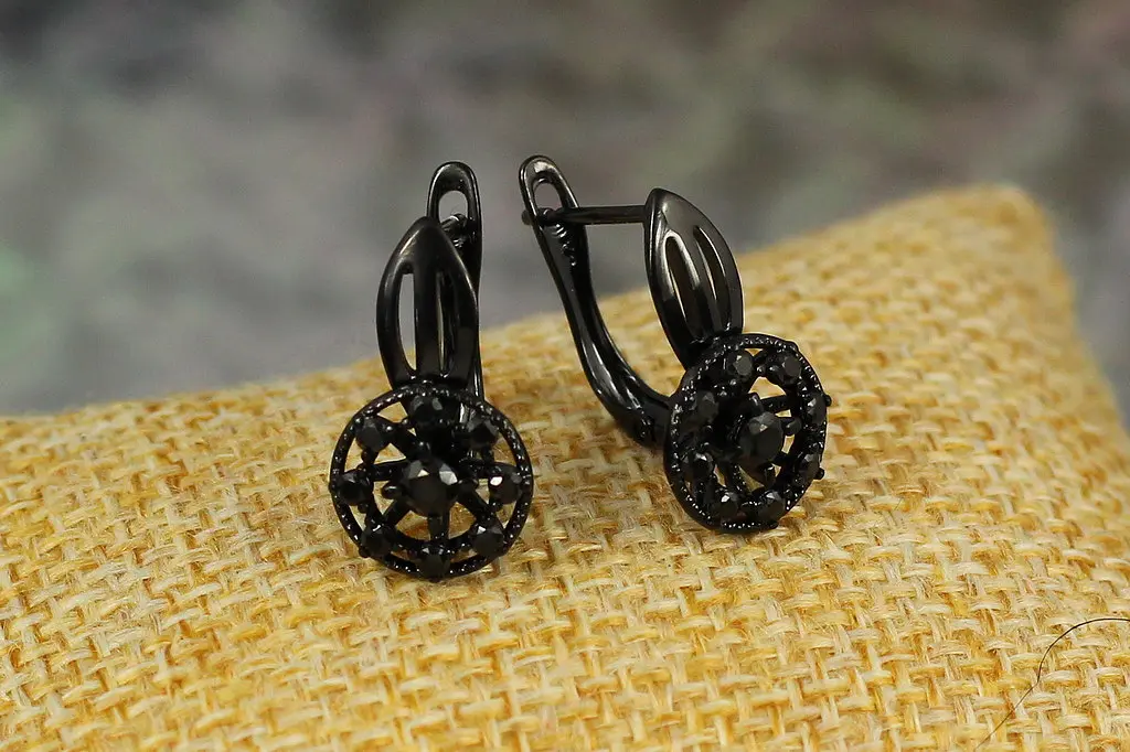 Сережки Xuping Jewelry атракціон з камінцями чорне покриття блек ган 1.9 см - фото 3