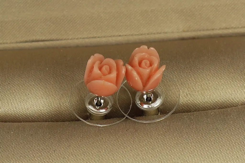Сережки No Name гвоздики троянда імітація коралу 7 мм золотисті