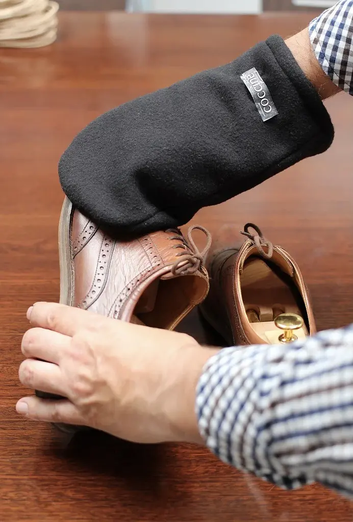 Рукавичка для полірування взуття — Coccine Clever Glove - фото 2