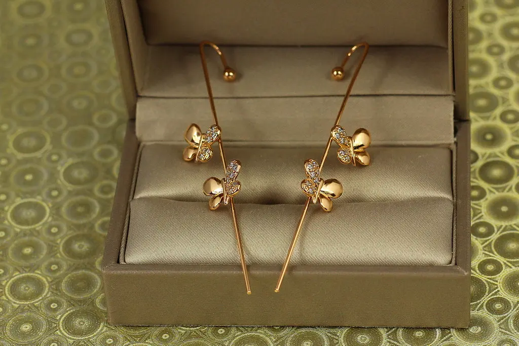 Сережки кафи Xuping Jewelry метелики на стеблі 5,7 см золотисті