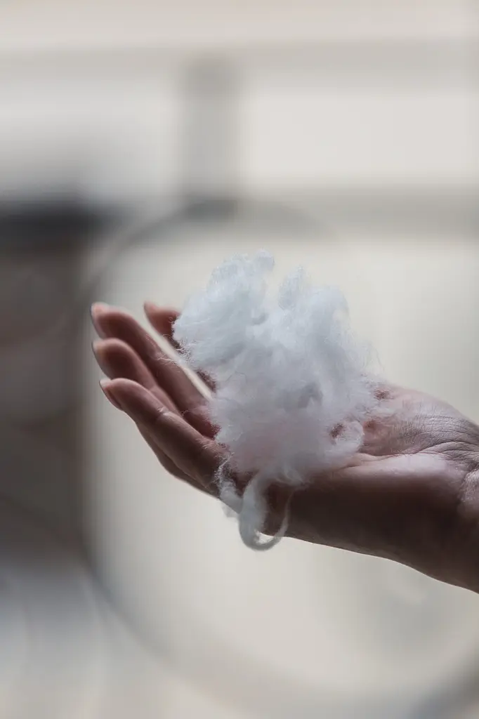 Подушка Ecotton 50х70 см Ecofill Premium антиалергенна з біопухом біла в чохлі для зберігання White (25069) - фото 2