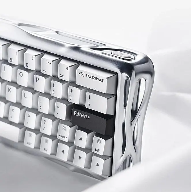 Клавиатура GravaStar Mercury V60 Pro 60 keys Blackcore 8K USB-A RGB Chrome Silver (GSV60PRO_XTAL_SLV) - фото 2