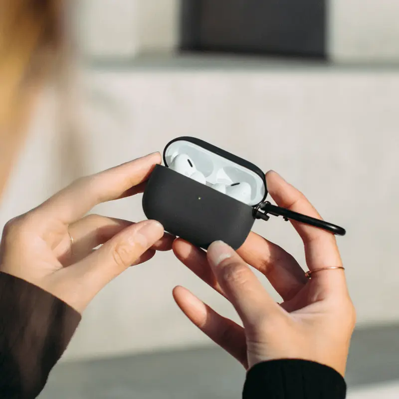 Чехол Native Union Roam Case Black для AirPods Pro 2nd Gen черный (APPRO2-ROAM-BLK-NP) - фото 5
