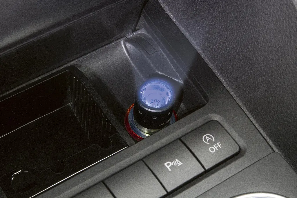 Ліхтар Ledlenser Automotive Silver Black заряджається - фото 9
