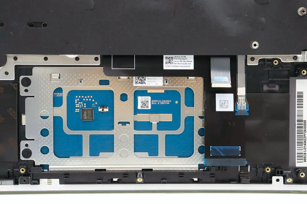 Корпус ноутбука / верхня панель з клавіатурою від ноутбука Lenovo Legion 7 16IAX7 (82TD) (5CB1J31442) Оригінал - фото 3