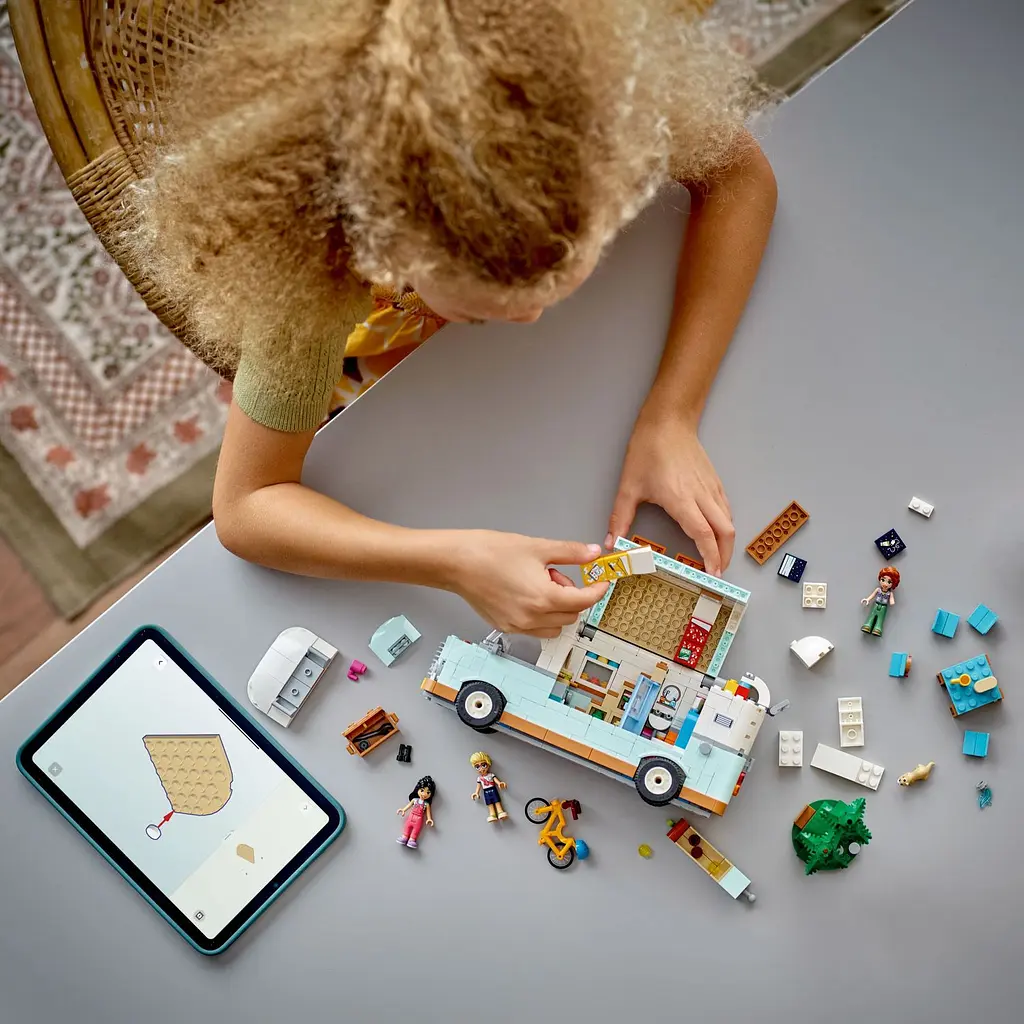 Конструктор LEGO Friends Приключения на фургоне дружбы 778 деталей (42663) - фото 4