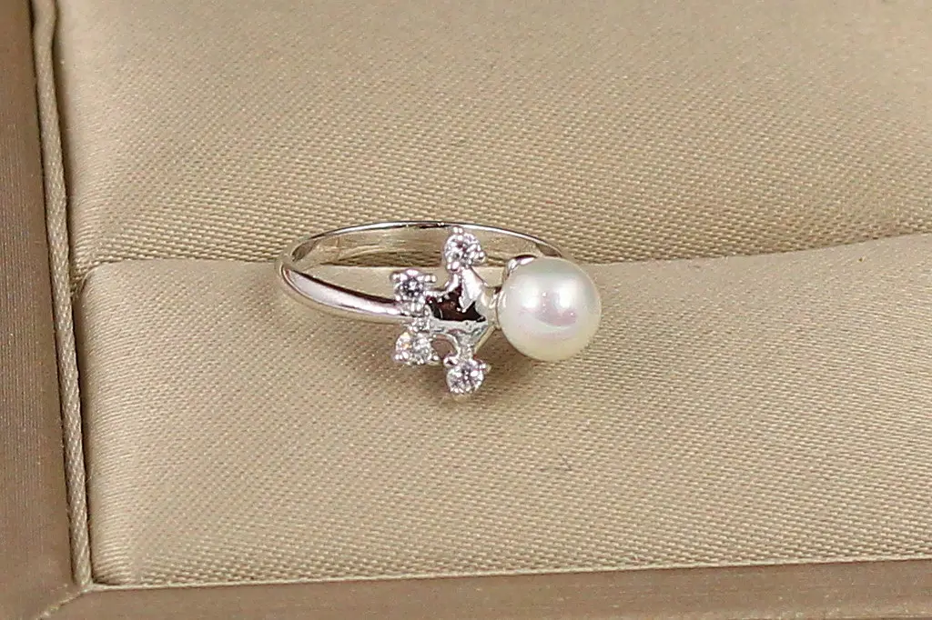 Кільце Xuping Jewelry сніжинка із перлиною р 13 сріблясте