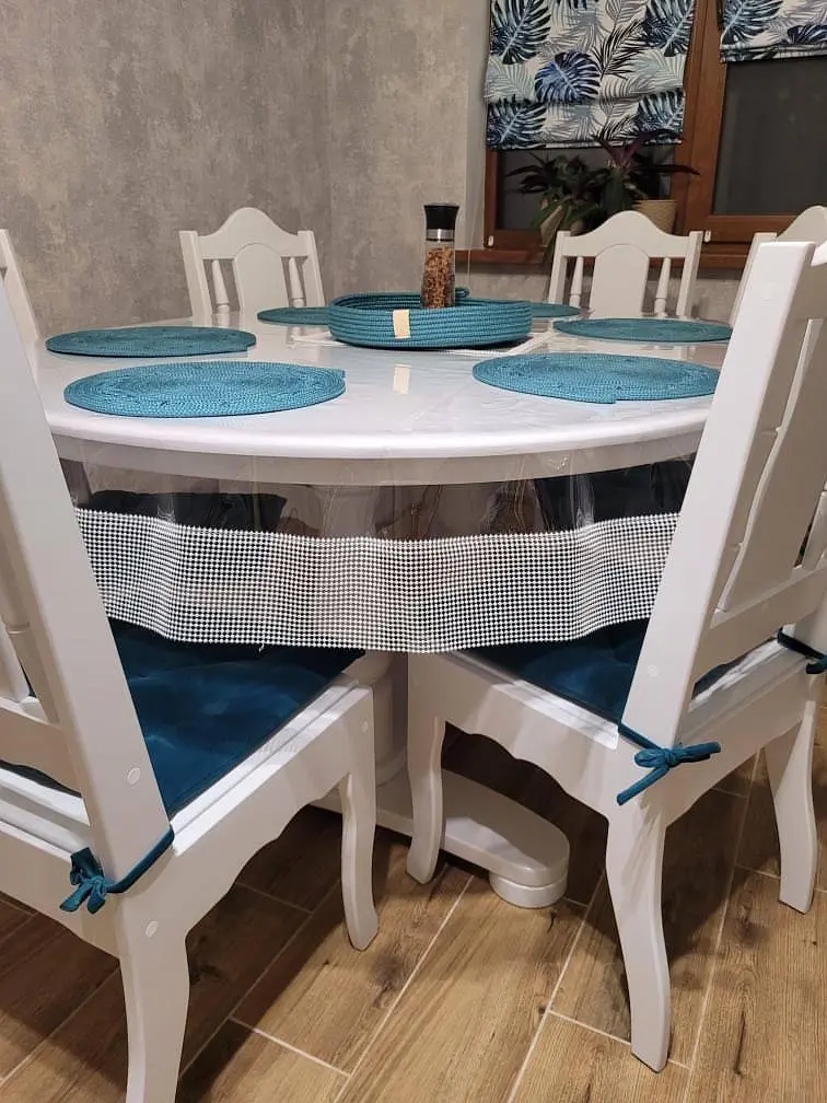 Скатертина силіконова овальна з перлинною стрічкою 200х120 см срібний - фото 4