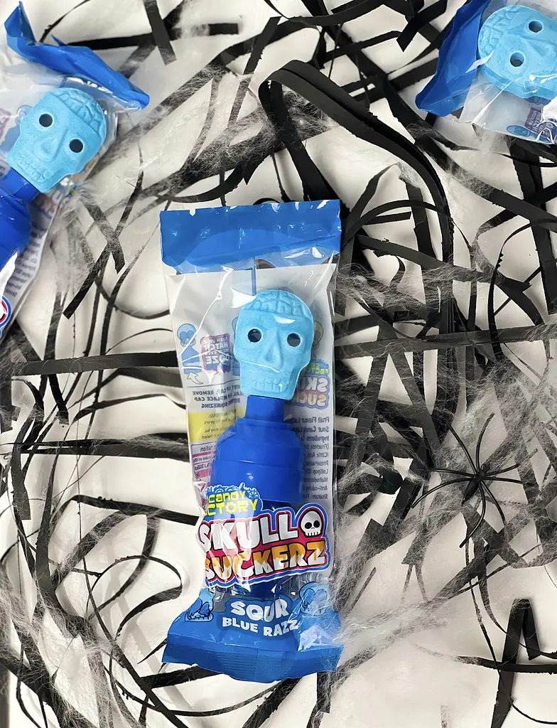 Льодяник з кислою рідиною Halloween Skull Suckers - блакитна малина 40g