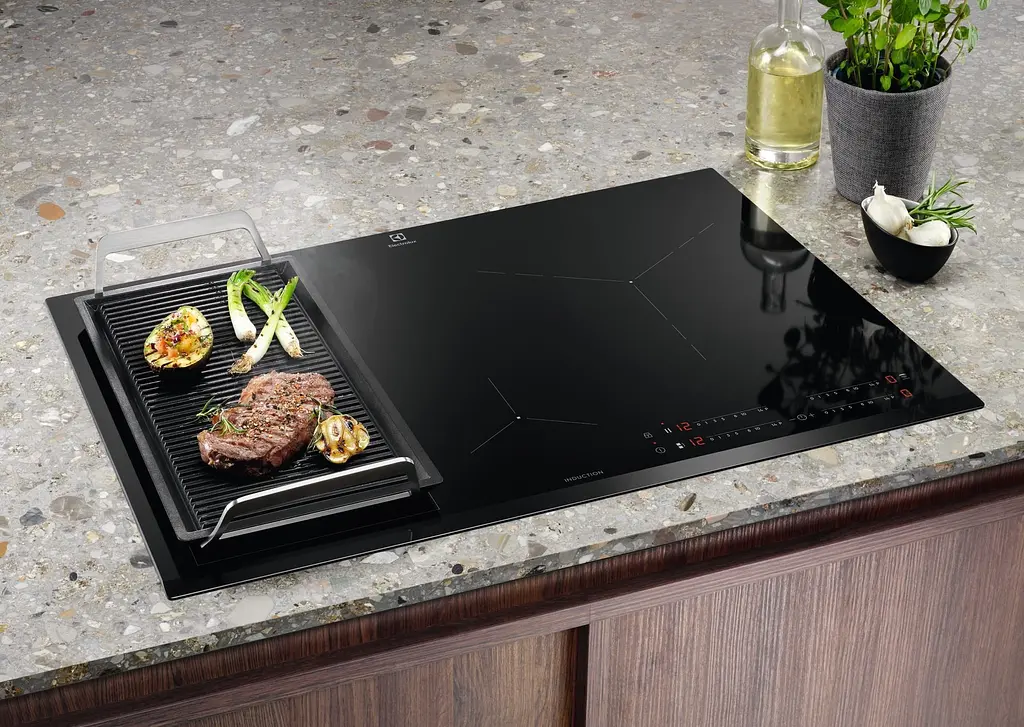 Варильна поверхня індукційна Electrolux 80 см розширена зона датчик кипіння Hob2Hood чорний - фото 6