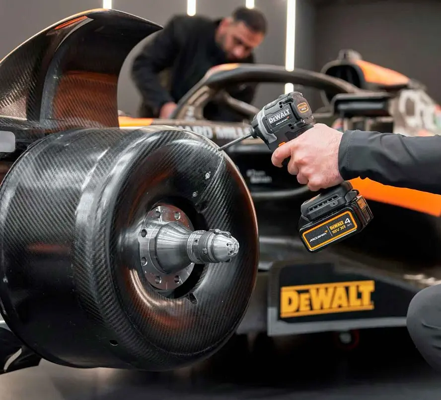 Шурупокрут ударний DeWalt McLaren F1 Team Limited Edition з АКБ та ЗП DCF85MM2T - фото 8