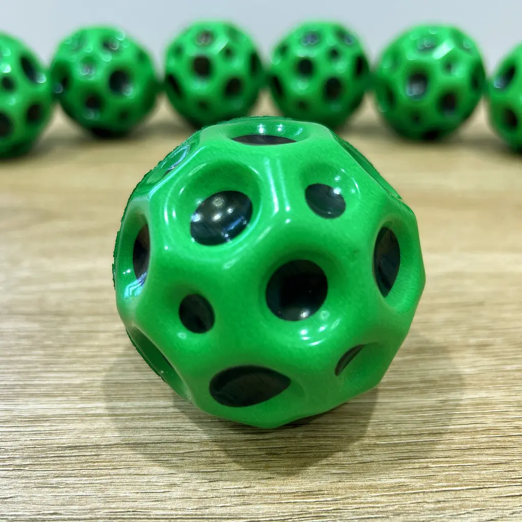 М'ячик-стрибунець GravityBall зелений - фото 3