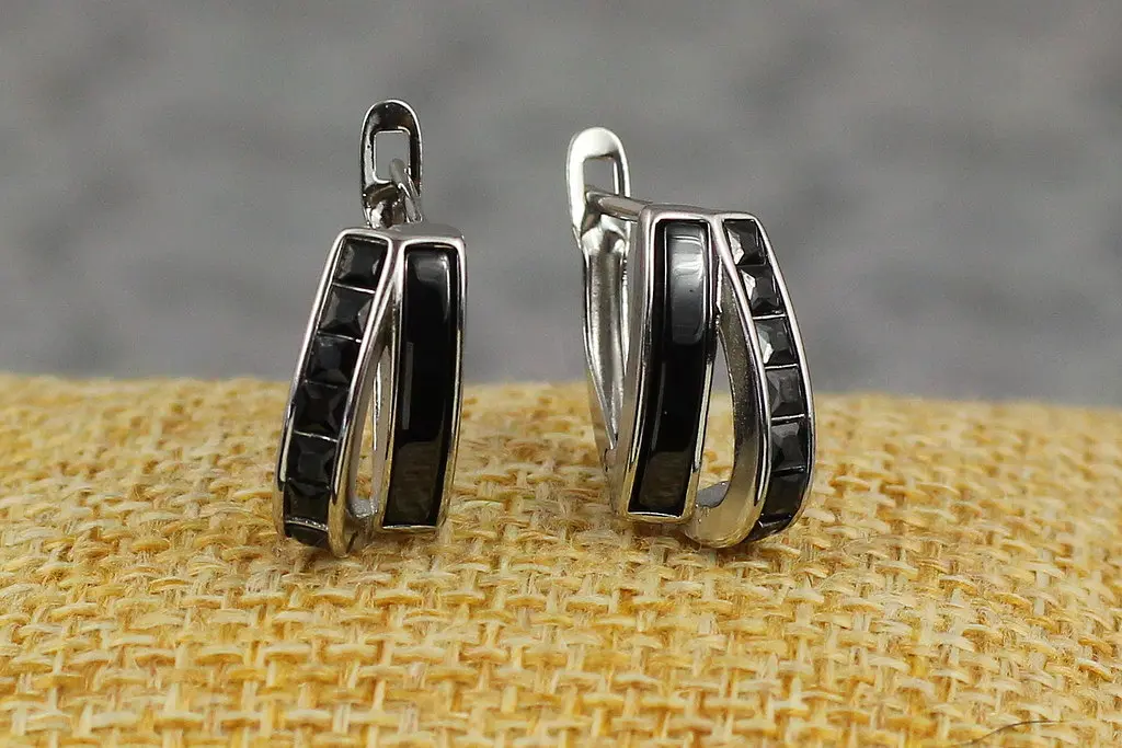 Сережки Xuping Jewelry вітрил чорні камені з керамікою 1.5 см сріблясті - фото 3