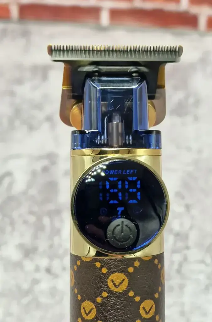 Професійний тример VGR V-942 — керамічна точність для ідеального комфорту - фото 5