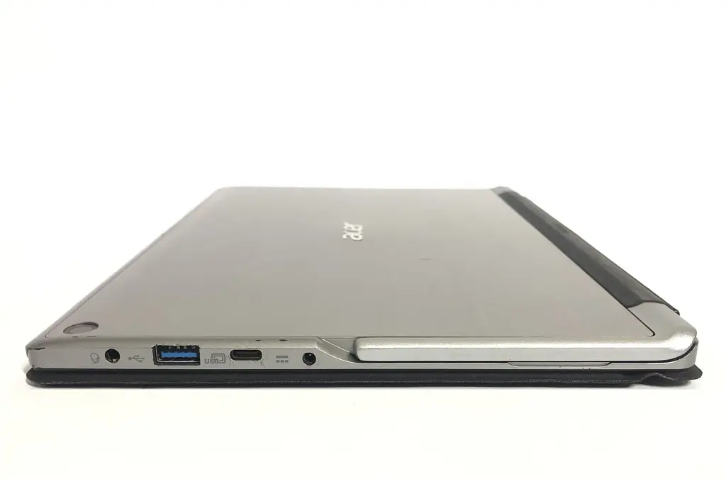 Ноутбук Acer Switch Alpha 12 SA5-271P / 12" (2160x1440) IPS Touch / i5-6200U / 8GB / 256GB SSD / Win10 / Backlight - Б/в - фото 7