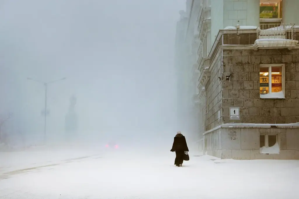 Lost in the Beauty of Bad Weather - фото 2
