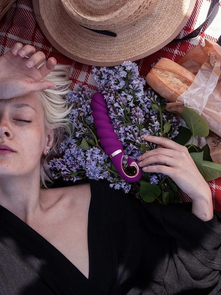 Вібратор Gvibe Gjack Mini Анатомічний кручений, 19х3.5 см - фото 4